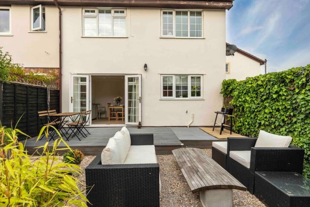 A Cheerful Three Bedroom House In Leafy Lytham Lytham St Annes Exterior foto