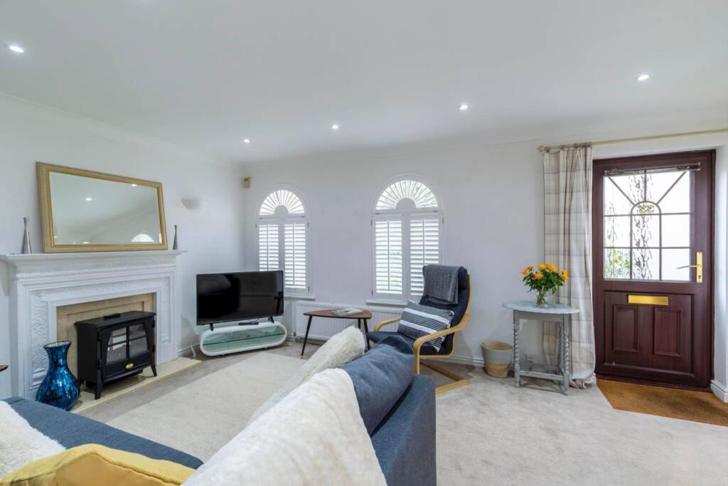 A Cheerful Three Bedroom House In Leafy Lytham Lytham St Annes Exterior foto